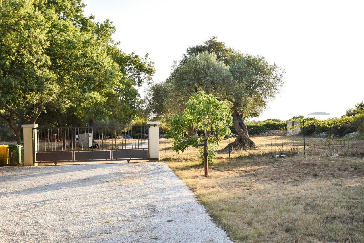Holiday House Val Vidal ロヴィニ エクステリア 写真