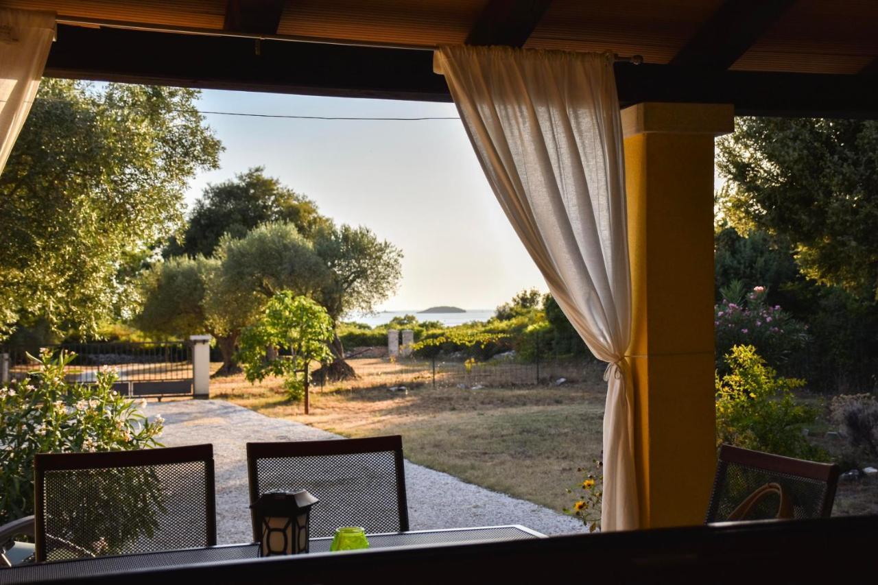 Holiday House Val Vidal ロヴィニ エクステリア 写真