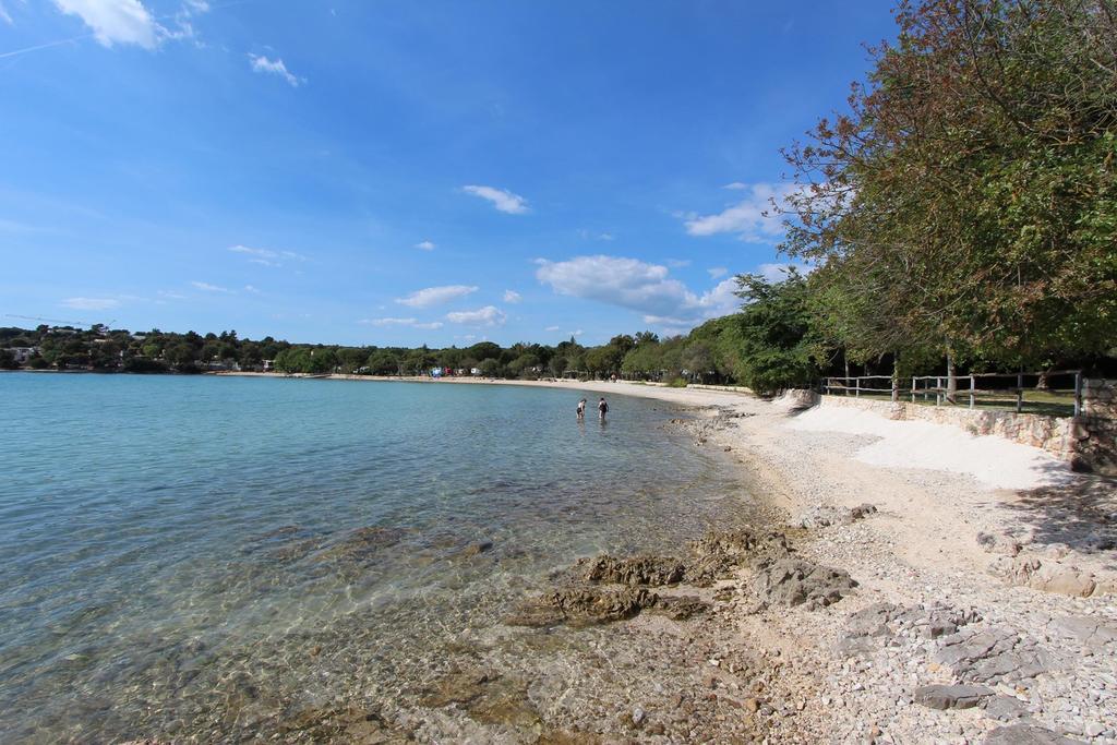 Holiday House Val Vidal ロヴィニ エクステリア 写真